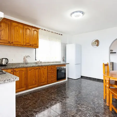Nature Retreat With Ocean Views, Tamaimo Apartment