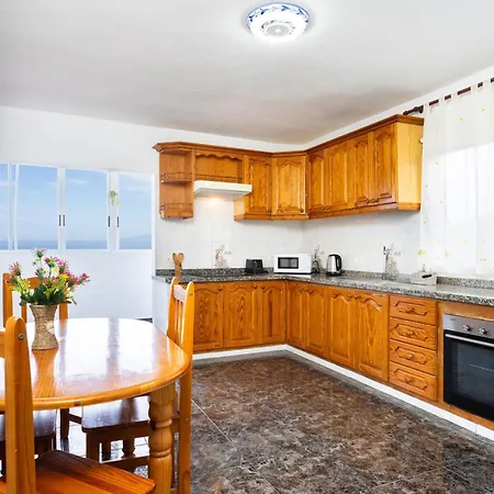 Apartment Nature Retreat With Ocean Views, Tamaimo